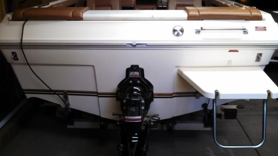 1984 Sea Ray Seville 5.6 Bowrider Club Sea Ray